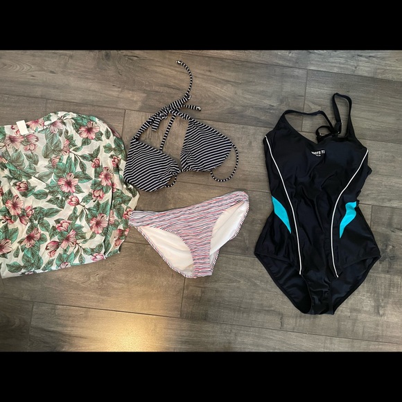 Womens swimming lot ! - Picture 1 of 1